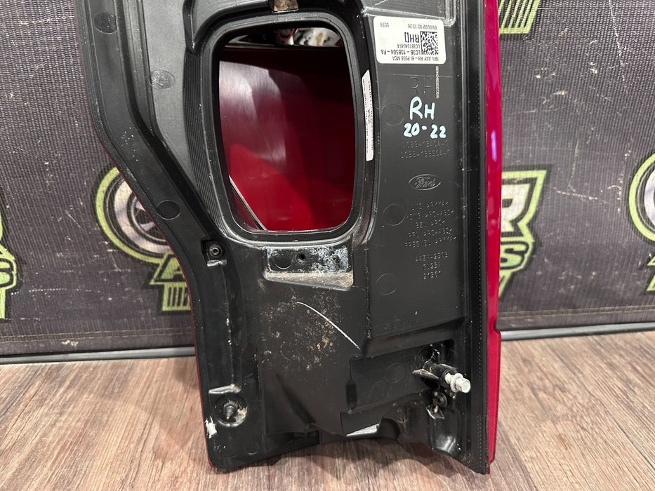 2017-19 FORD F250 F350 F450 PASSENGER RIGHT LED TAIL LIGHT OEM *MINOR SCUFF #6*