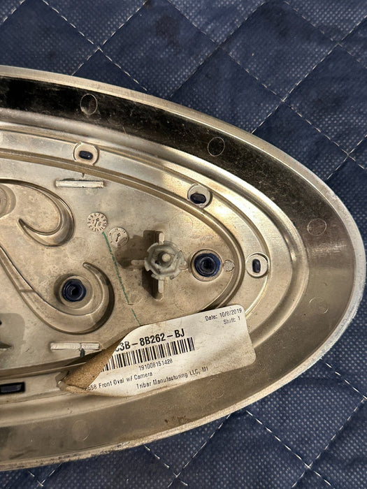 2017-2019 FORD F250 F350 F450 GRILLE EMBLEM WITH CAMERA OEM