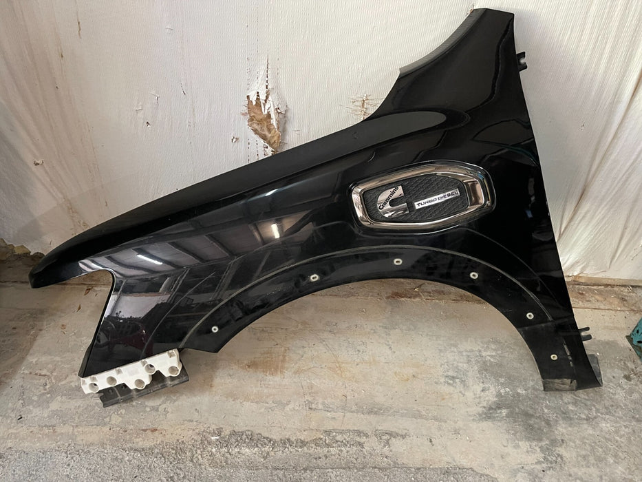 2016-2019 NISSAN TITAN XD DIESEL FRONT LEFT DRIVER FENDER COMPLETE W/ BADGE OEM
