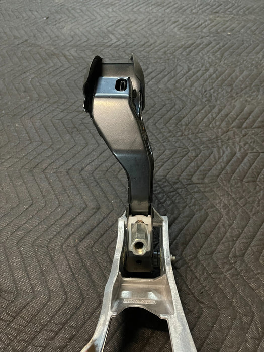 2017 AUDI R8 BRAKE STOP PEDAL / BRACKET OEM 4s0 721 117
