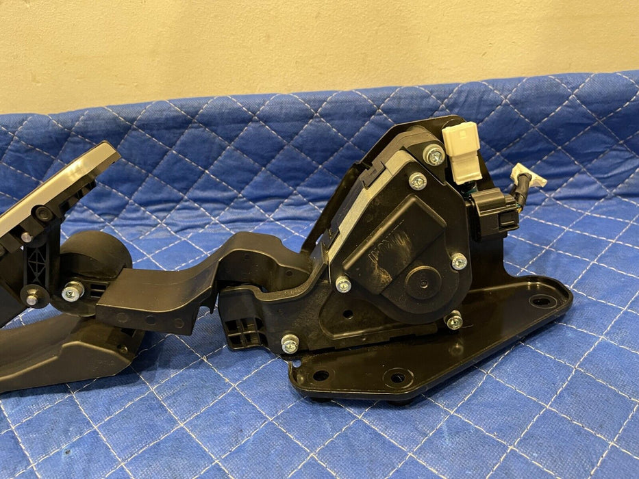 2017 INFINITI Q50 RED SPORT ACCELERATOR PEDAL/ GAS PEDAL OEM