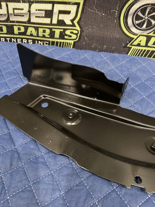 2015 Porsche 911 FRONT LEFT FENDER RAIL BRACKET 99150139700GRV ~BRAND NEW~