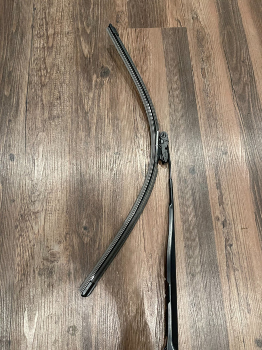2017 INFINITI Q50 RED SPORT FRONT LEFT & RIGHT WINDSHIELD WIPERS OEM