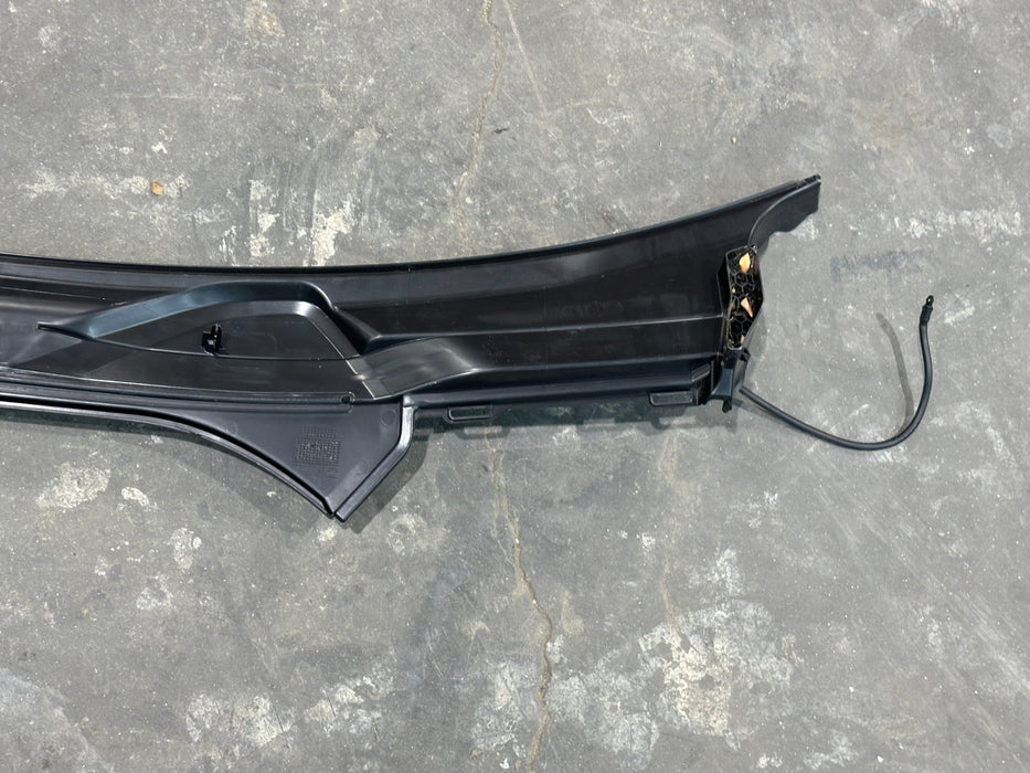 2024 BMW M3 M4 G80 G82 FRONT WINDSHIELD COWL TRIM OEM
