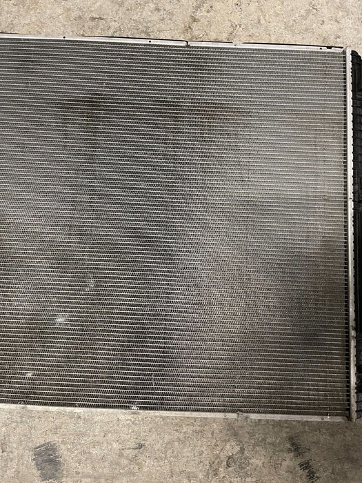 2017-2019 FORD F250 F350 6.7L DIESEL SUPERDUTY RADIATOR OEM *BENT*