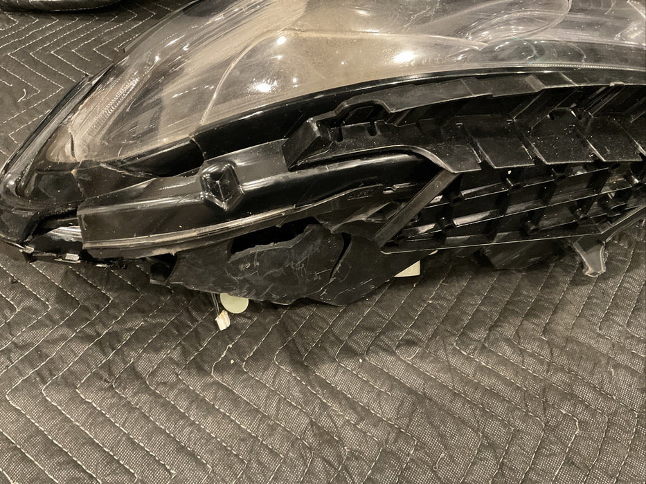 2016 DODGE CHARGER HELLCAT XENON HEADLIGHT RIGHT PASSENGER *DAMAGE* OEM
