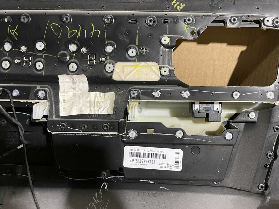 2013-2018 DODGE RAM 2500 3500 LARAMIE SPORT REAR RIGHT DOOR PANEL LEATHER~CRACK~