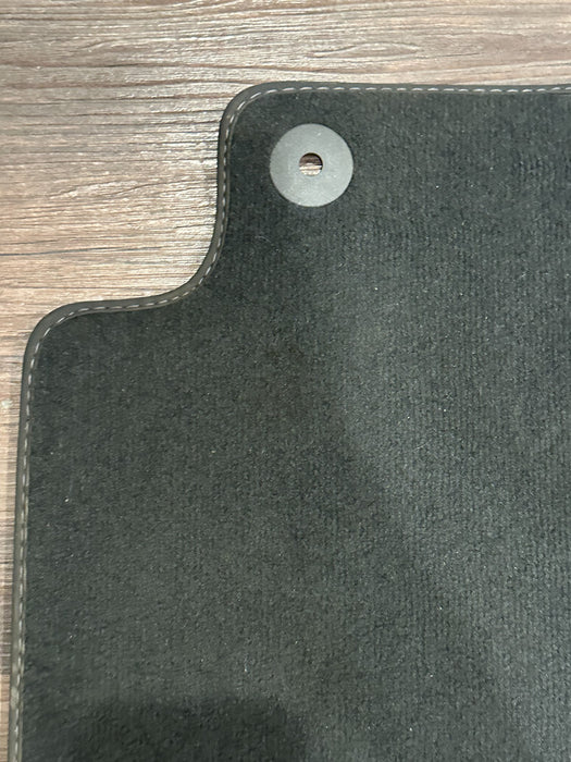 2012-2014 AUDI R8 V10 FLOOR MAT FOOT REST SET 423863691D 423 863 391 D OEM