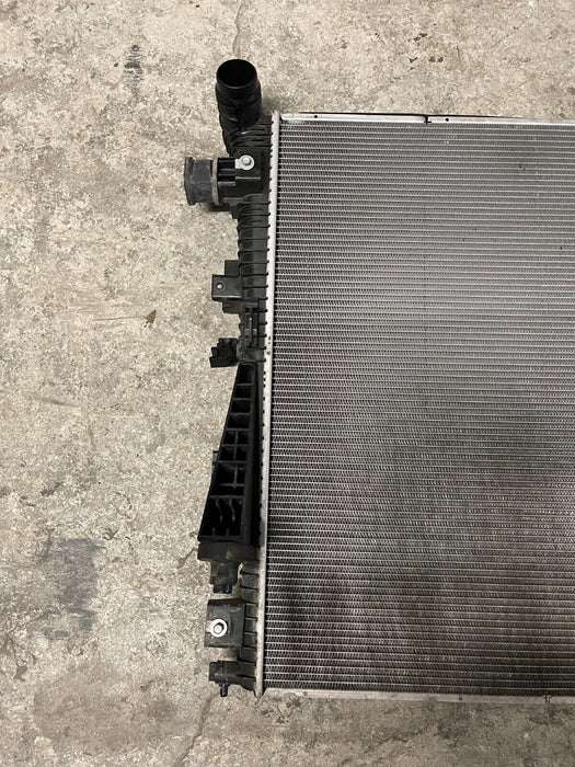 2017-2019 FORD F250 F350 6.7L DIESEL SUPERDUTY RADIATOR OEM *BENT*