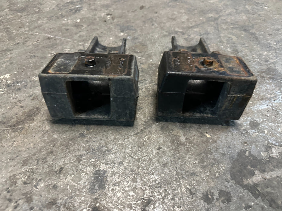 2023 FORD F250 REAR LEFT RIGHT SUSPENSION SPRING SPACER SET OEM