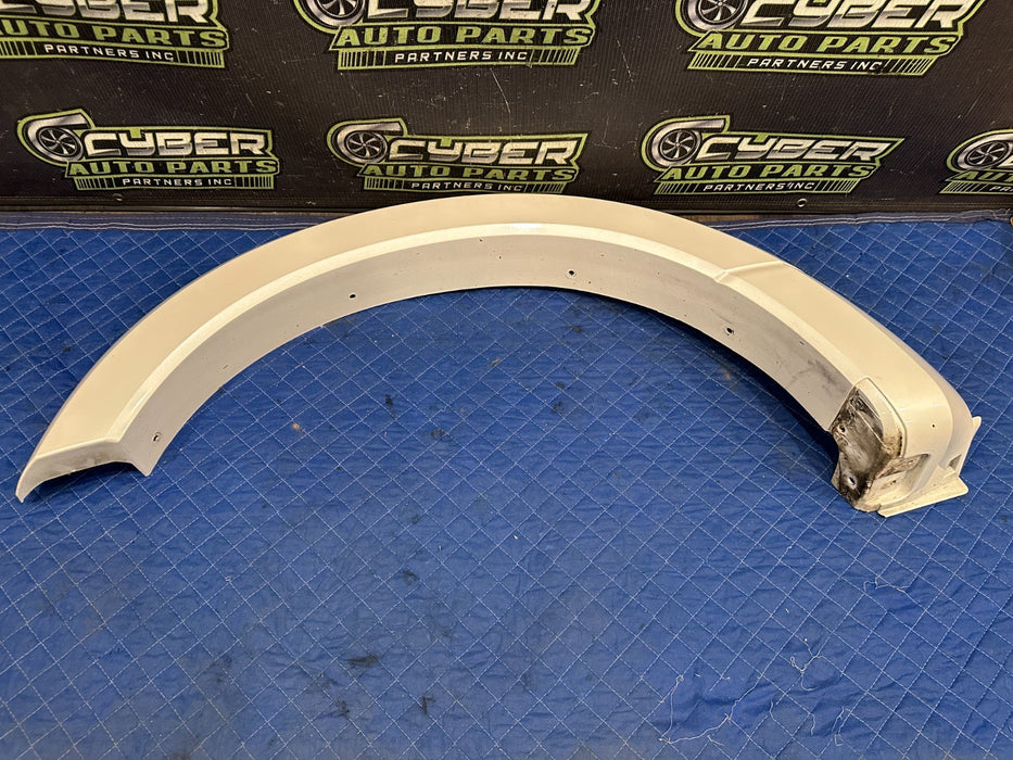2017-2019 FORD F450 DUALLY LEFT FENDER FLARE OEM (UG) *PAINT CHIPS 5-7
