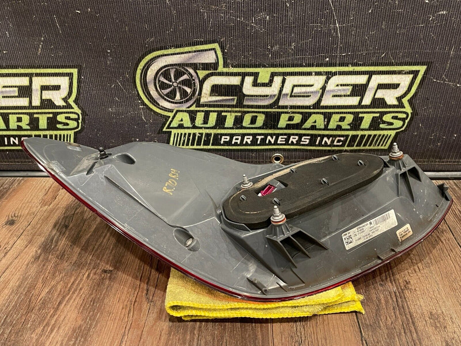 2015 MERCEDES BENZ C63S AMG PASSENGER RIGHT LED TAILIGHT OEM *SCUFFS*