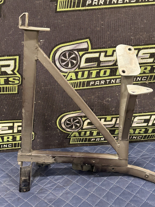 2014 AUDI R8 FRONT RIGHT FRAME RAIL BRACE FENDER MOUNT BRACKET 420 805 358 C