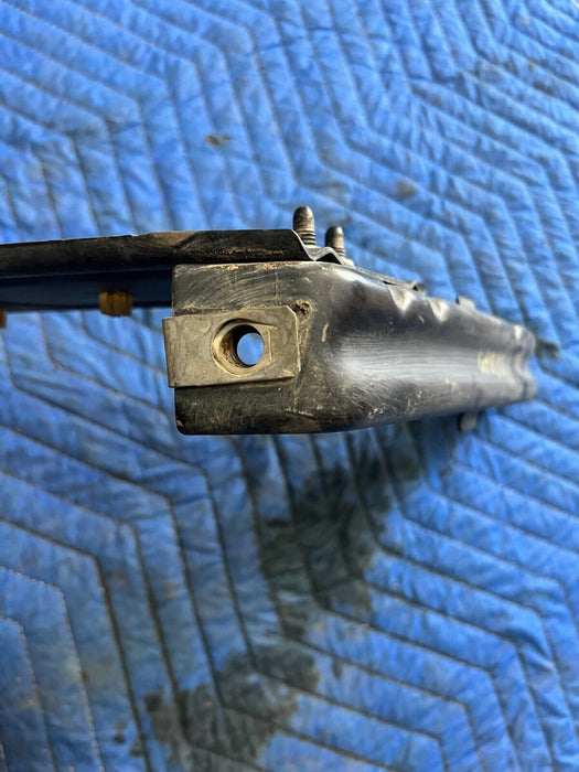 2016 2018 NISSAN TITAN XD PLATINUM FRONT RIGHT BUMPER BRACKET 62222-EZ00A