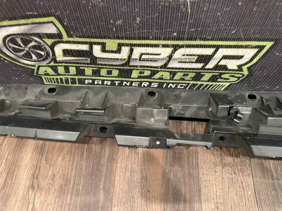 2021 AUDI R8 RIGHT PASSENGER SIDE SKIRT SUPPORT BRACKET OEM 4S0 853 922