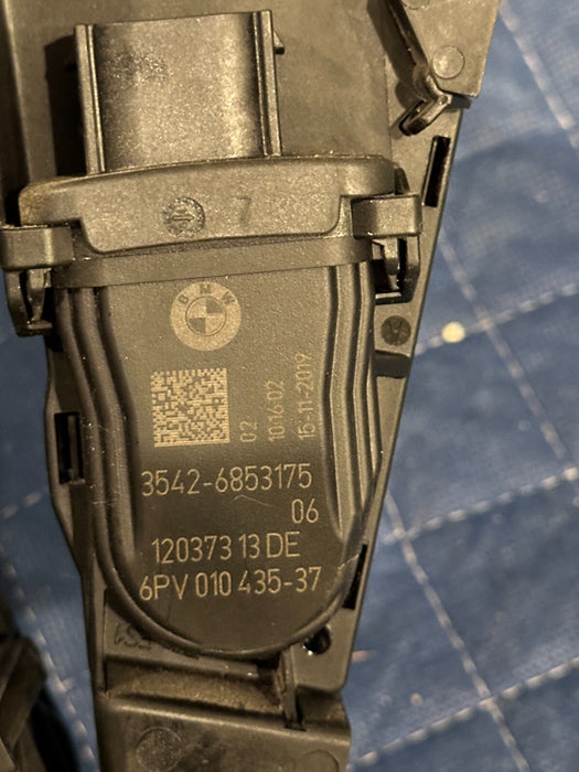 2020 BMW M4 F82 ACCELERATOR GAS PEDAL MODULE OEM 6853175