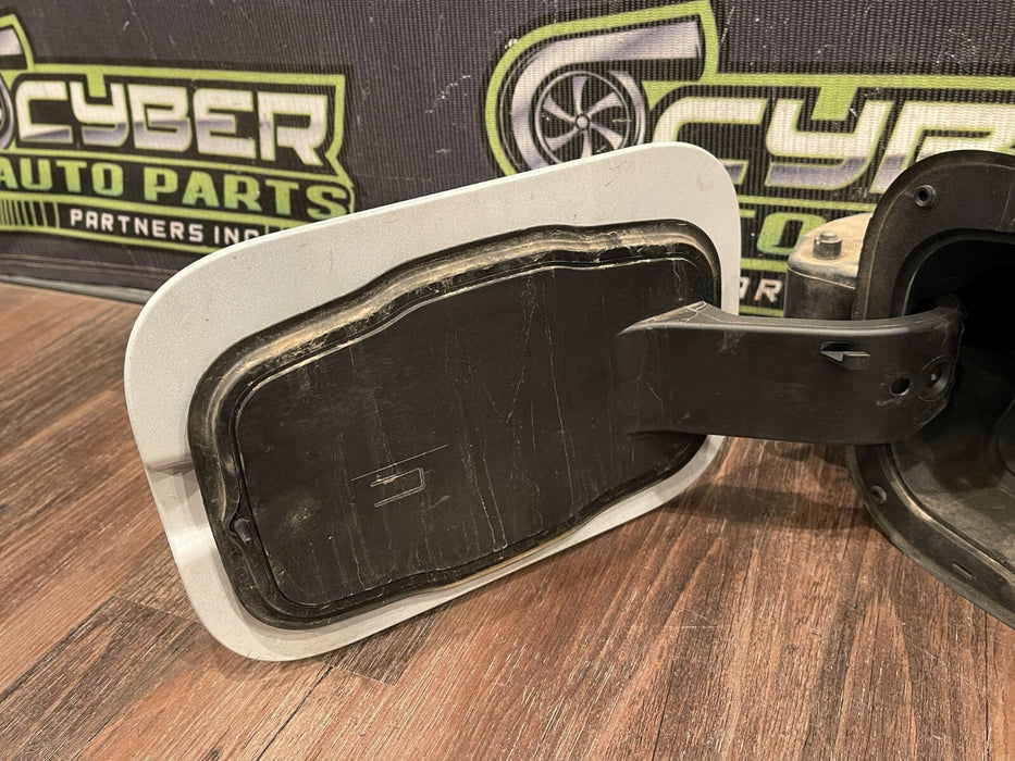 2017-22 FORD F450 DUALLY SUPERDUTY FUEL GAS DOOR LID ASSEMBLY (UG) OEM *READ