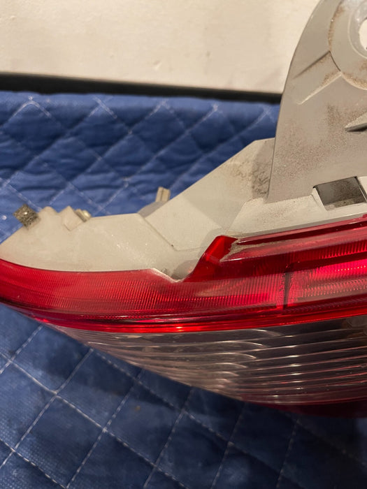 2017 NISSAN 370Z NISMO REAR PASSENGER RIGHT TAIL LIGHT ASSEMBLY OEM *CRACKED*