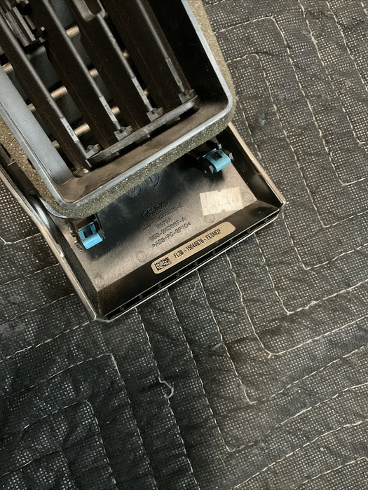2018 FORD F250 F350 F450 PLATINUM OUTER RIGHT A/C HVAC AIR VENT DUCT OEM