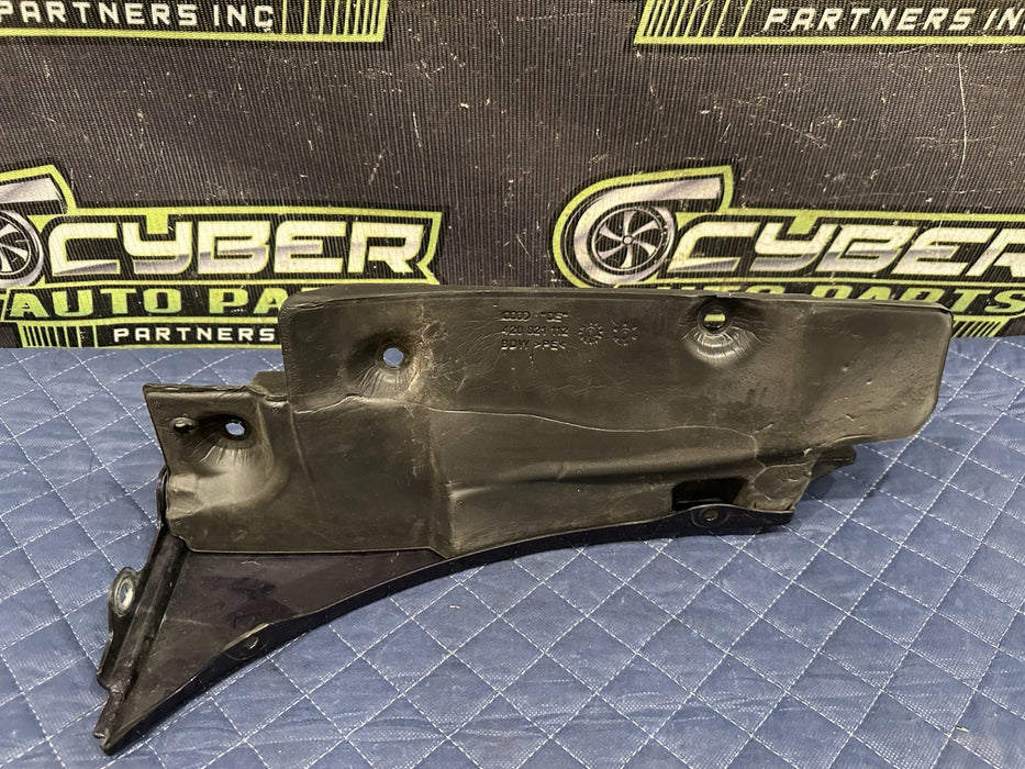 2014 AUDI R8 OEM RIGHT PASSENGER FENDER GARNISH PANEL TRIM W/ BRACKET & FOAM