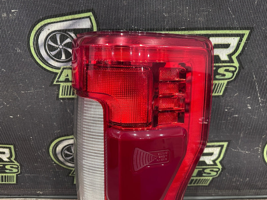 2017-19 FORD F250 F350 F450 PASSENGER RIGHT LED TAIL LIGHT OEM *MINOR SCUFF #6*
