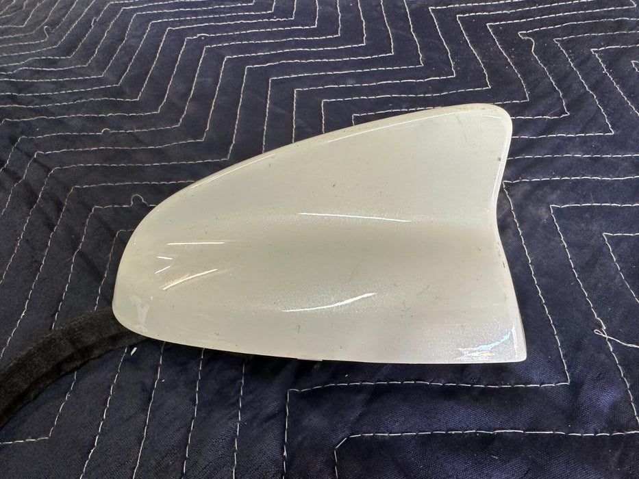 2016 DODGE CHARGER HELLCAT ROOF SHARK FIN ANTENNA PEARL WHITE OEM