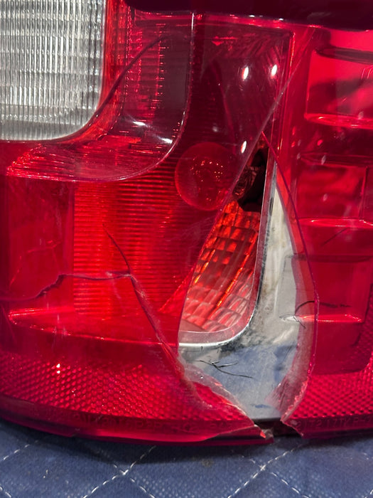 2017-2019 FORD F250 F350 F450 RIGHT HALOGEN BLISS TAIL LIGHT ASSEMBLY OEM ~READ~