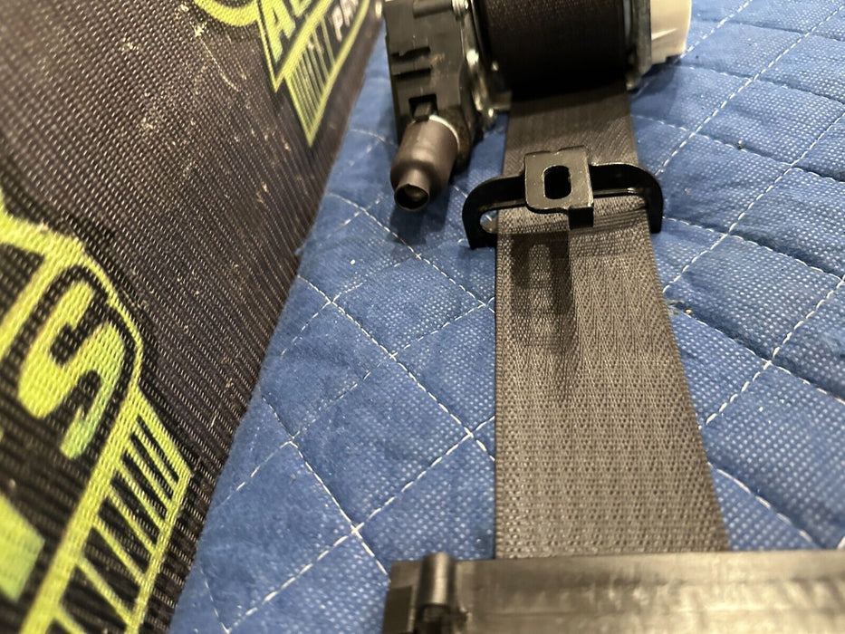 2017 RAM 3500 LARAMIE FRONT DRIVER LEFT SEAT BELT RETRACTOR BLACK OEM