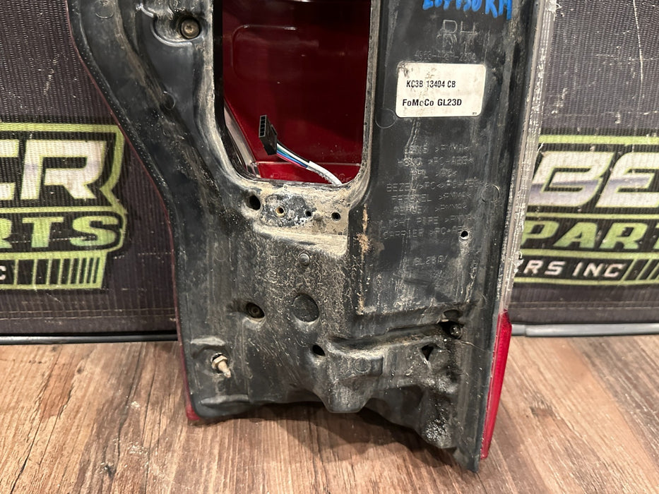 2017-2019 FORD F250 F350 F450 RIGHT LED TAIL LIGHT OEM *PARTS ONLY!* *WEAR 5-11*