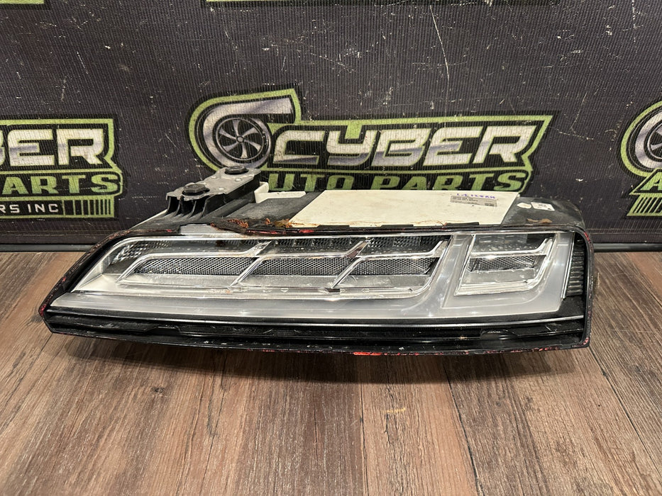 2017 AUDI R8 RIGHT LED TAIL LIGHT OEM *DAMAGED LENS*