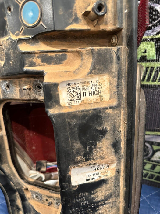 2017- 2019 FORD F250 F350 F450 PASSENGER RIGHT LED TAIL LIGHT OEM *PARTS ONLY*