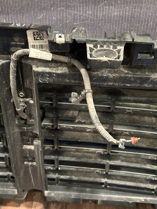 2022 DODGE RAM 2500 3500 FRONT CHROME GRILLE WITH CAMERA OEM