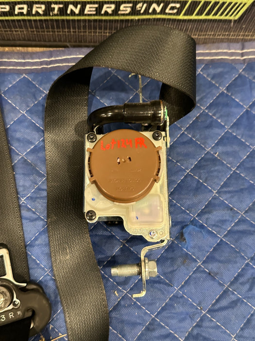 2017 NISSAN TITAN XD FRONT RIGHT SEATBELT OEM