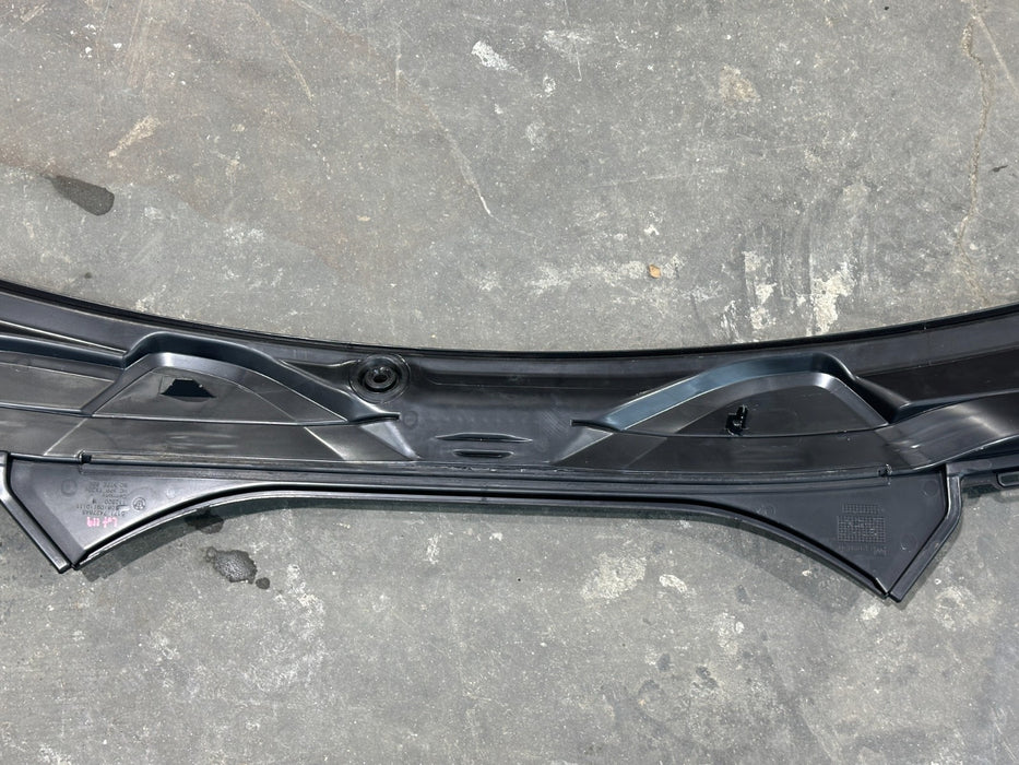 2024 BMW M3 M4 G80 G82 FRONT WINDSHIELD COWL TRIM OEM