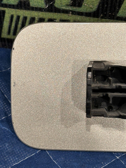 2017-2019 FORD F250 F350 F450 REAR RIGHT WHITE GOLD DOOR HANDLE OEM ~DAMAGE~