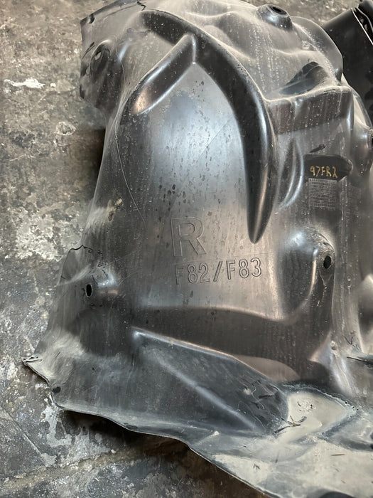 2020 BMW M4 F82 FRONT PASSENGER RIGHT FENDER LINER SET