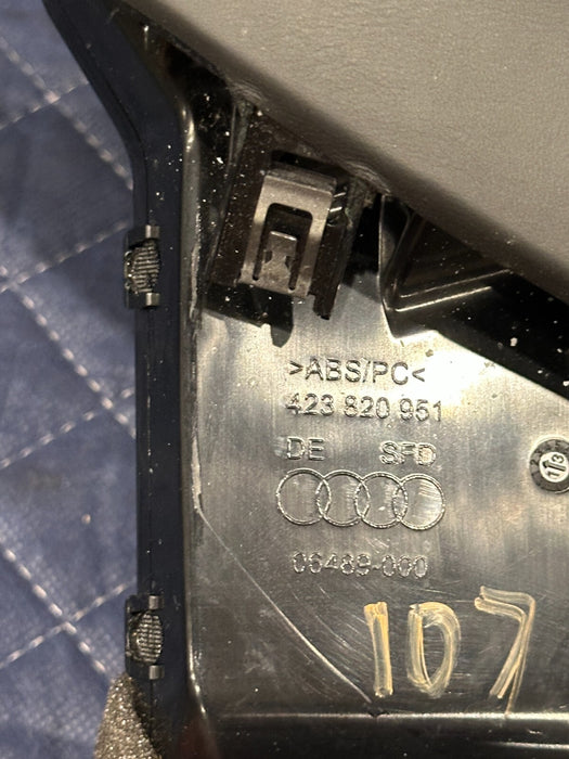 2012 AUDI R8  FRONT CENTER DASH AIR VENT A/C TRIM BEZAL 423 820 951