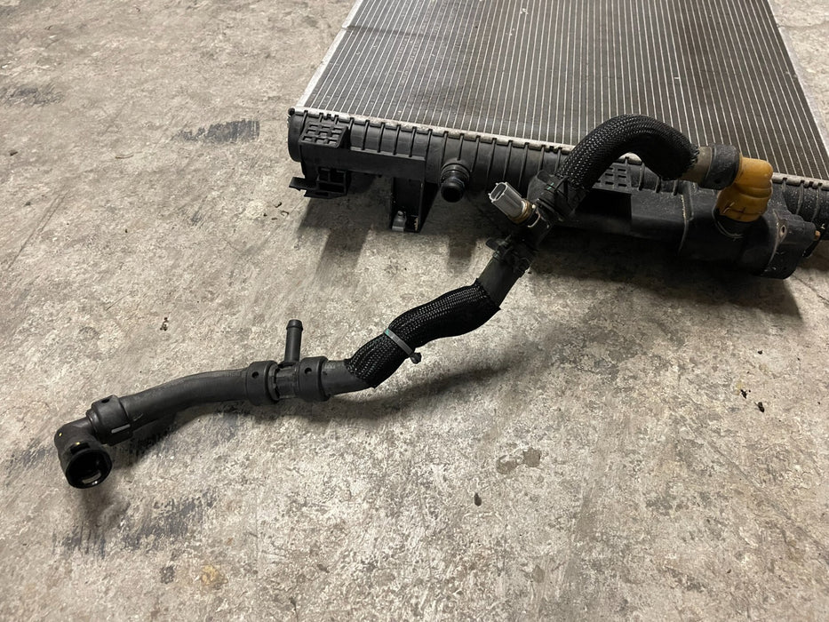 2017-2019 FORD F250 F350 6.7L DIESEL SUPERDUTY RADIATOR W/ HOSES OEM *BENT*