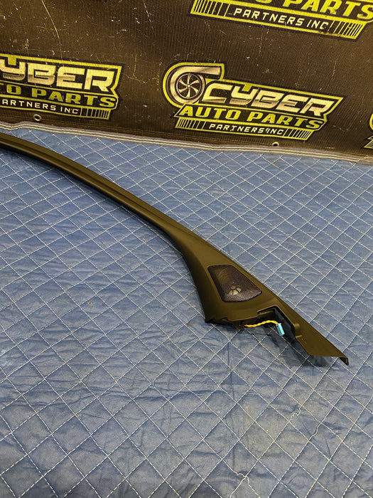 2024 BMW M3 M4 G80 G82 FRONT LEFT DOOR FRAME MOLDING W SPEAKER OEM 51337447171