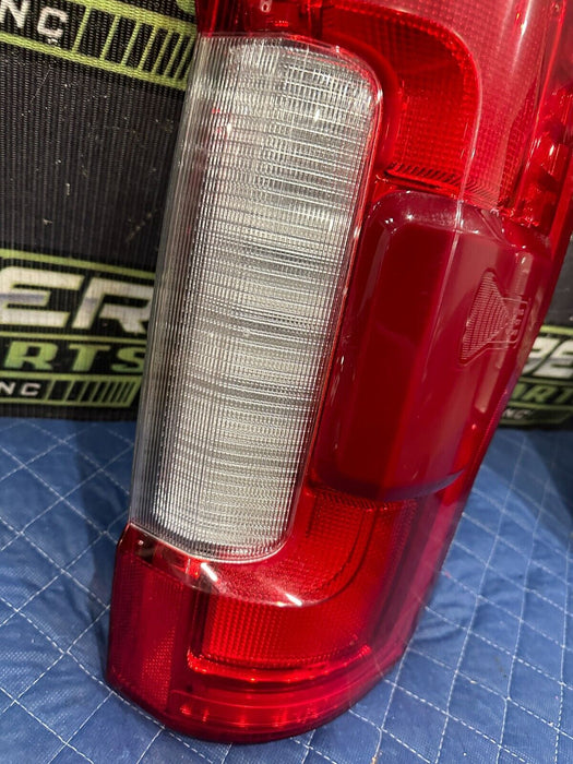 2017-2019 FORD F250 F350 F450 PASSENGER RIGHT BLISS LED TAIL LIGHT OEM  ~MINT~