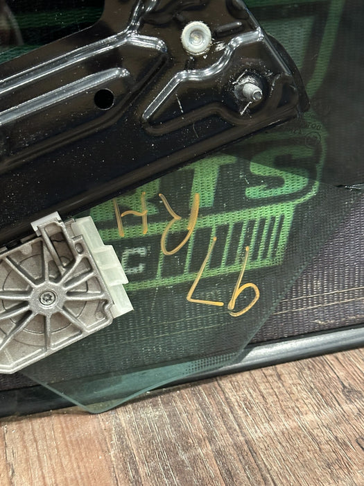 2020 BMW M4 F82 FRONT RIGHT DOOR WINDOW GLASS W REGULATOR OEM LOCAL PICUP ONLY!!