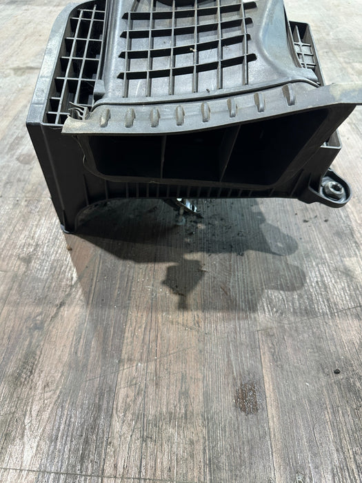 2017-2019 FORD F250 F350 RIGHT BATTERY TRAY HOLDER OEM HC34 9C675 AF*CRACK #4*