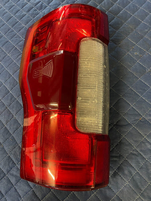 2017-2019 FORD F250 F350 F450 DRIVER LEFT TAILIGHT OEM *WATER DAMAGE*