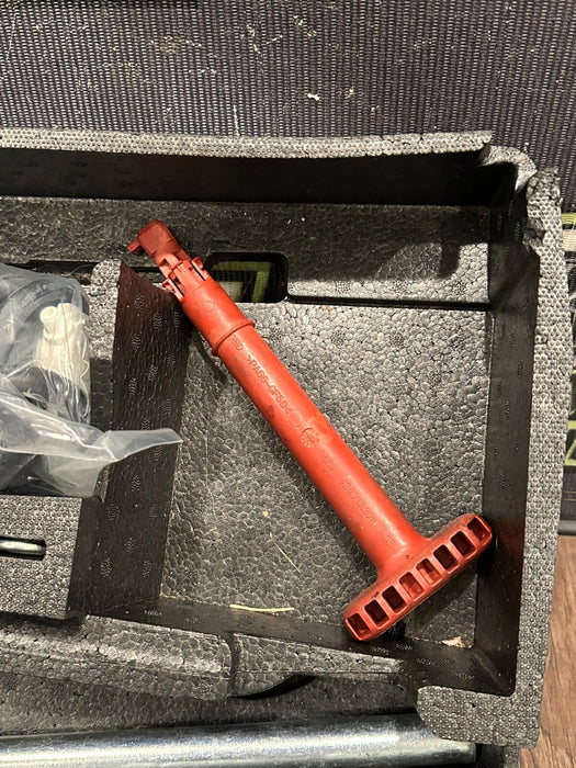 2014 AUDI R8 TOOL JACK CARRIER OEM 420 864 501