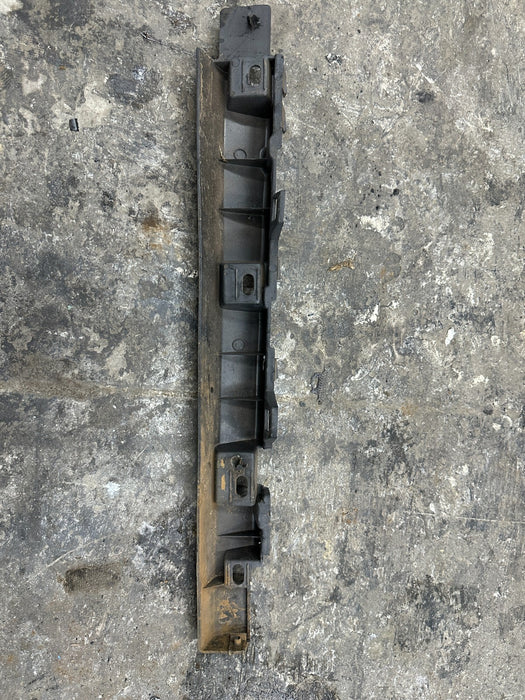2012 AUDI R8 OEM REAR LEFT DRIVER SIDE SKIRT ROCKER MOUNT BRACKET 420 853 921