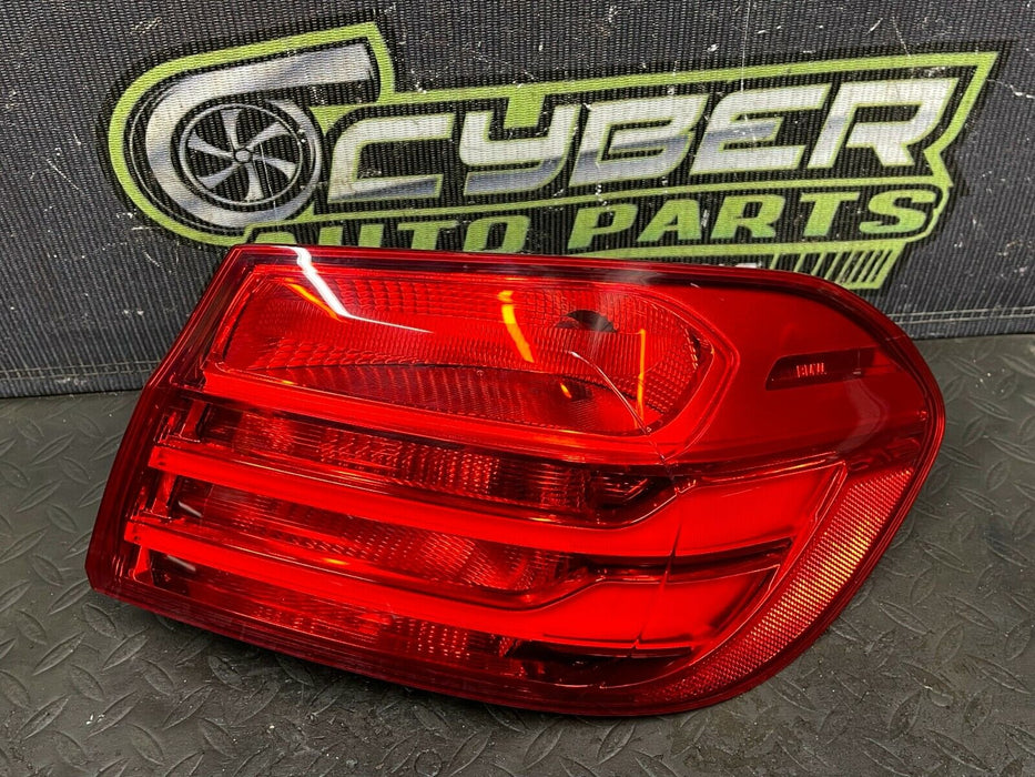 2015 BMW M4 F32 F82 F33 F36 REAR PASSENGER OUTER TAIL LIGHT *DAMAGE* 2014-2017