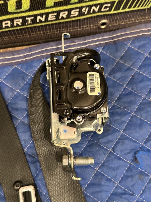 2017 NISSAN TITAN XD FRONT RIGHT SEATBELT OEM