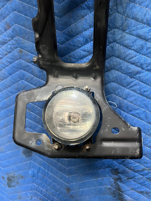 2016 NISSAN TITAN XD INNER FRONT LEFT DRIVER BUMPER BRACKET W/ FOGLIGHT OEM