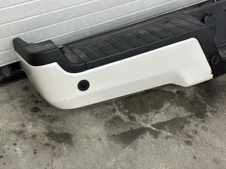 2017-2019 FORD F450 REAR BUMPER OEM TRI COAT WHITE (UG) *WEAR/RUST*
