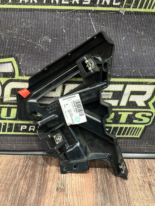 2017-2018 AUDI R8 FRONT BUMPER RIGHT CORNER BRACKET OEM *BRAND NEW*